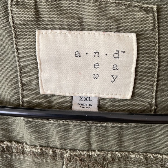 Green jacket - Picture 2 of 5